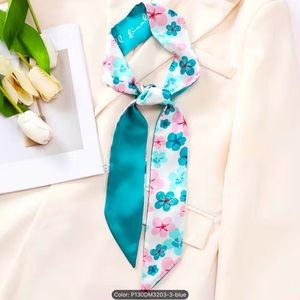 💙NWT- Blue & Pink Flower Purse Twilly💙